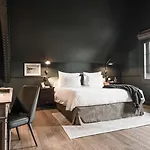 1898 The Post & Porter's House Gandawa