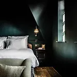 1898 The Post Hotel 4*