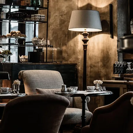 1898 The Post Szálloda