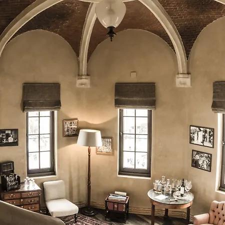 1898 The Post Hotel 4*