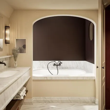 Hotel 1898 The Post 4*