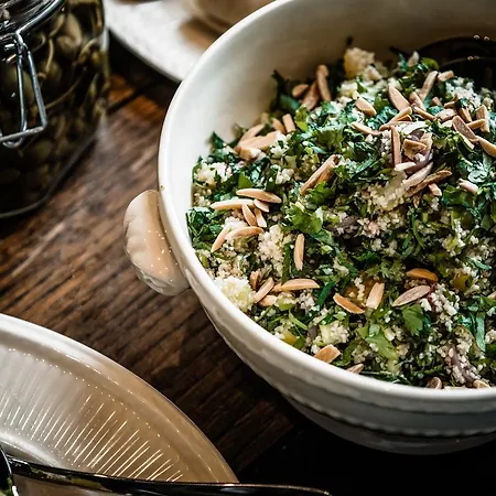 1898 The Post 4* Gent