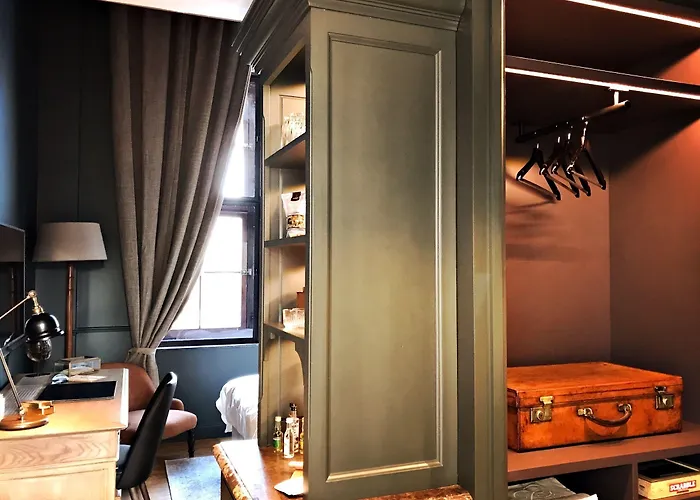 1898 The Post 4* Ghent